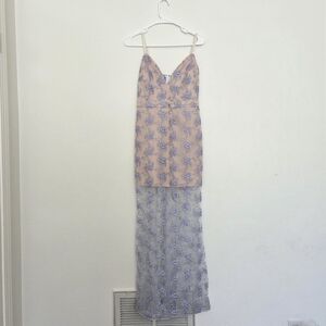 Windsor Embroidered Fully Mesh Vneck Gown Size Small